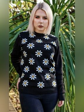 Run & Fly Daisy Chain Black Jumper